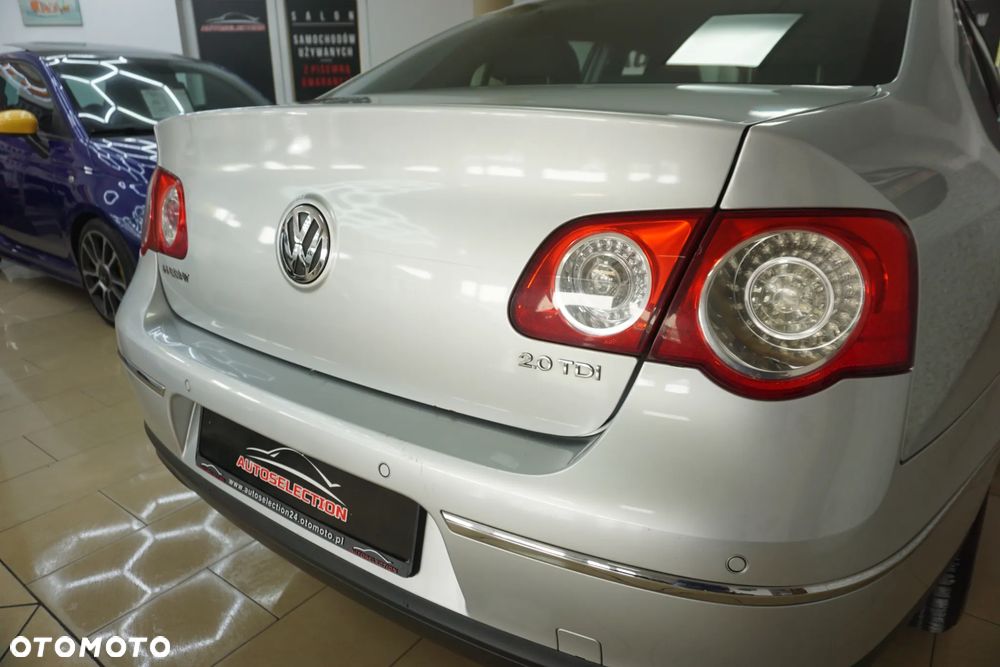 Volkswagen Passat 2.0 TDI Comfortline - 18