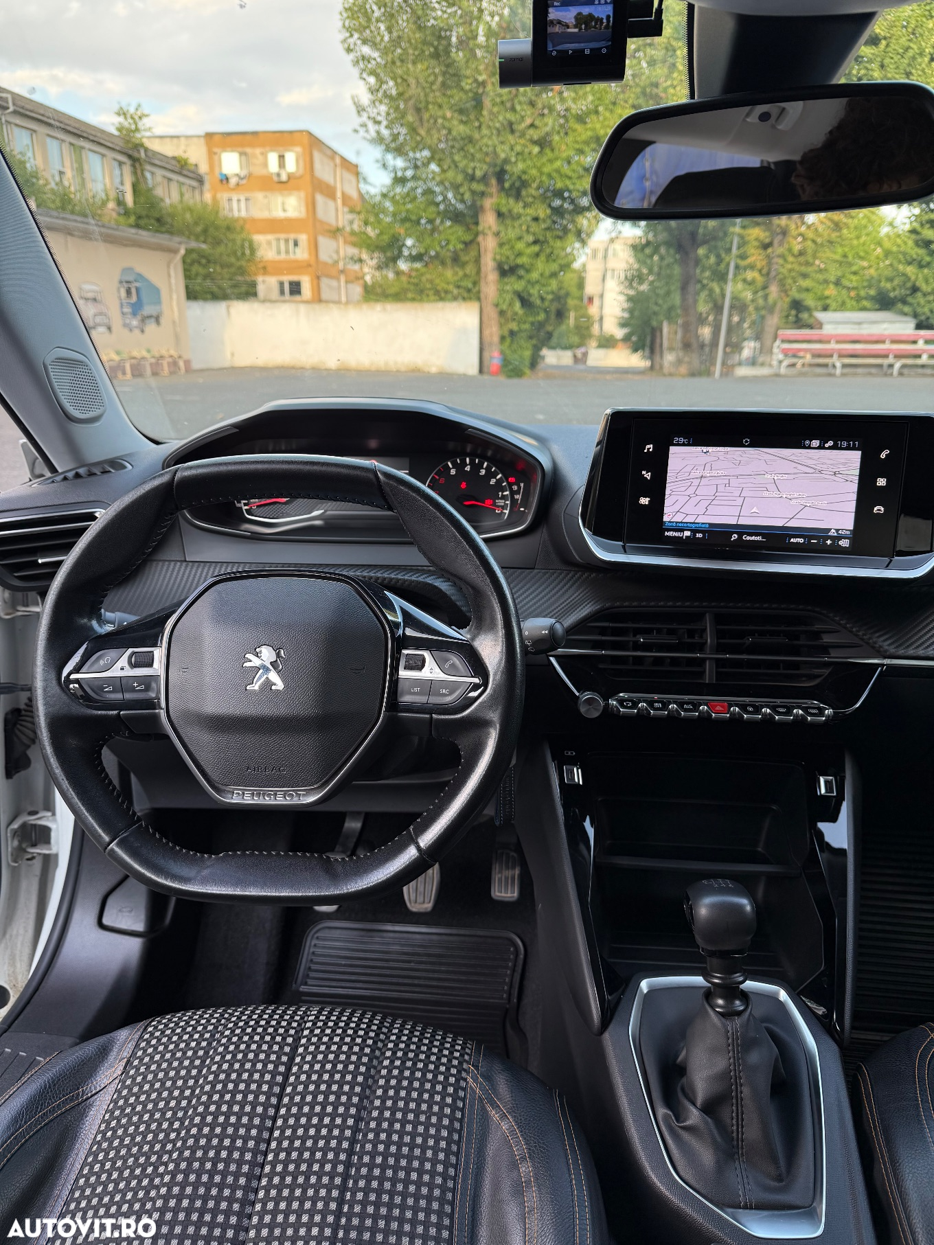 Peugeot 2008 1.2 L PureTech STT Active - 10