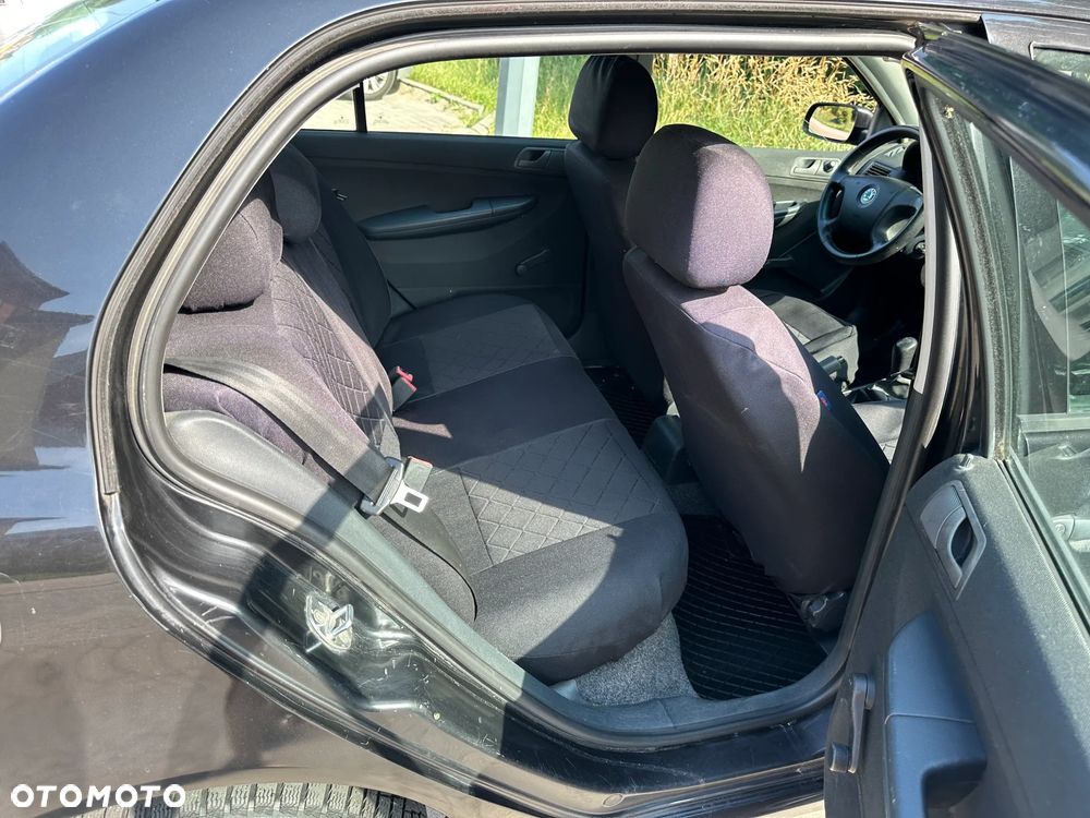 Skoda Fabia 1.2 HTP Sedan Classic - 15