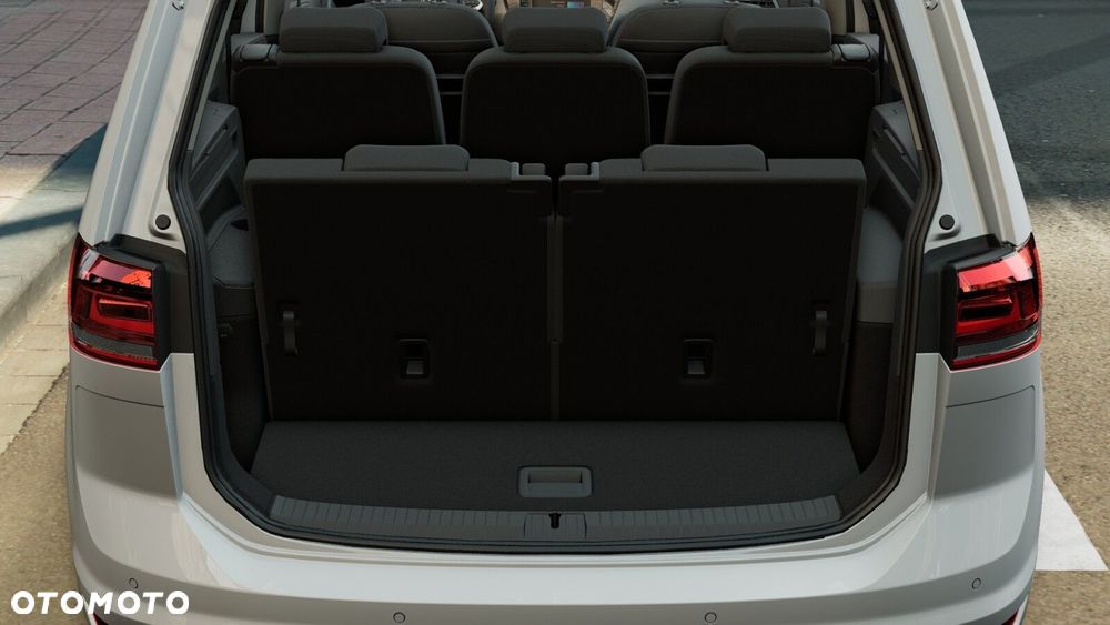 Volkswagen Touran - 12