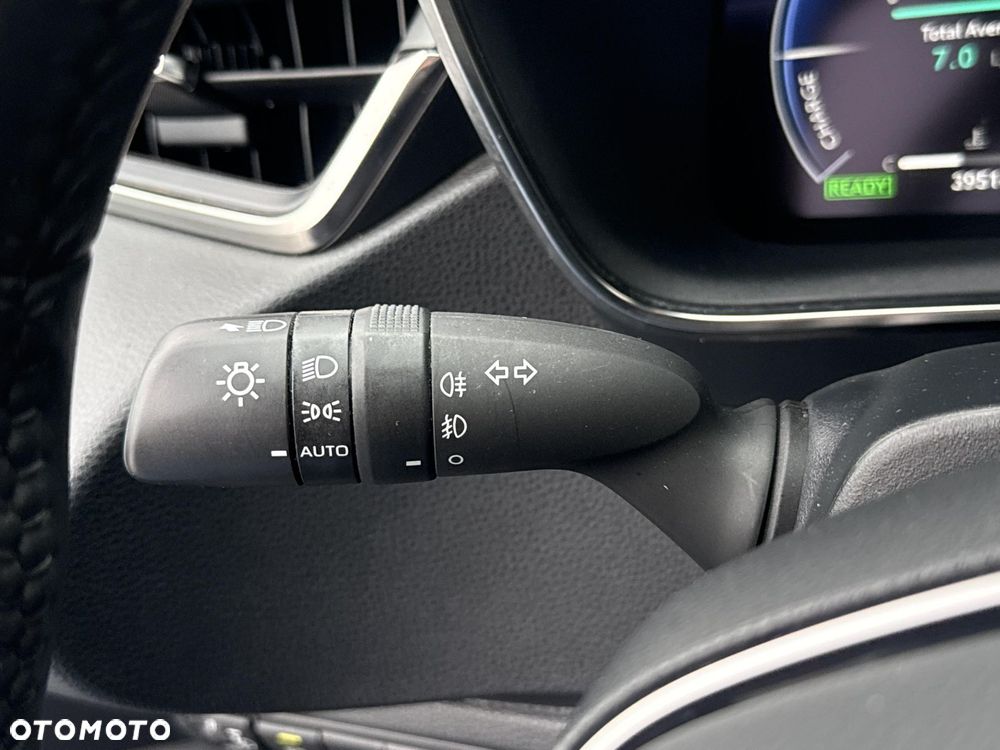 Toyota Corolla 1.8 Hybrid Comfort - 22