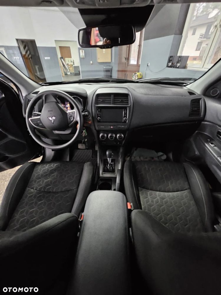 Mitsubishi Outlander - 11