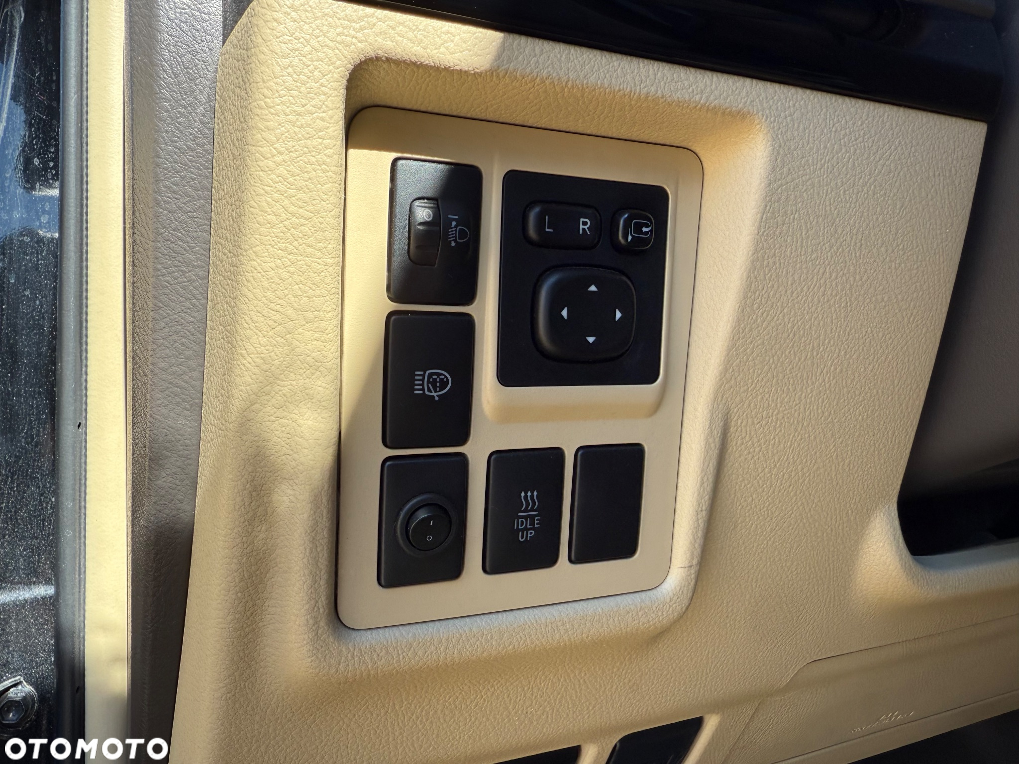 Toyota Land Cruiser - 24