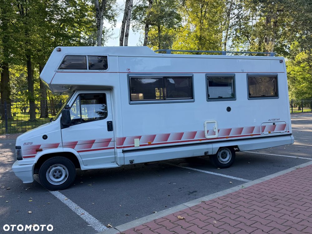 Peugeot 525 - 2