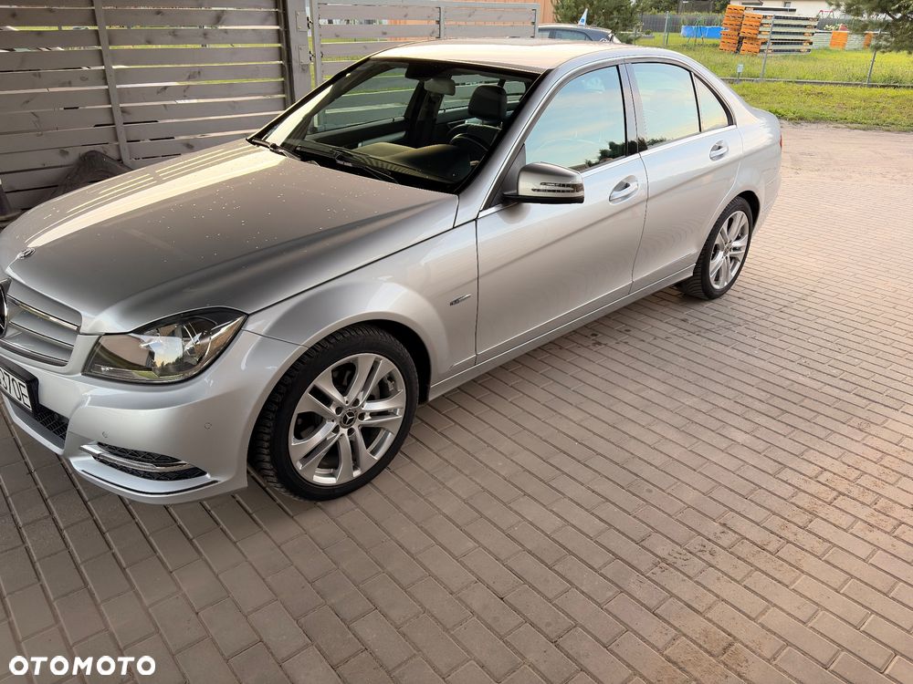 Mercedes-Benz Klasa C 180 CGI Automatik BlueEFFICIENCY Avantgarde - 6