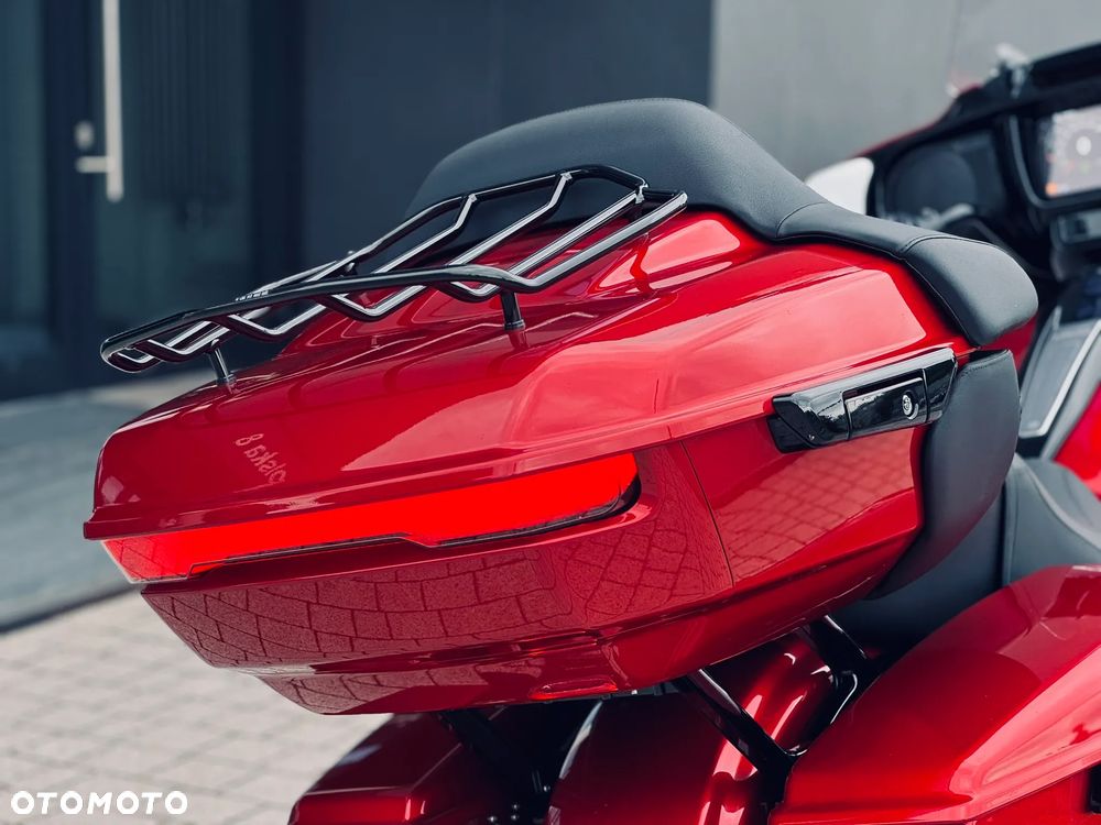 Harley-Davidson Touring Street Glide - 12