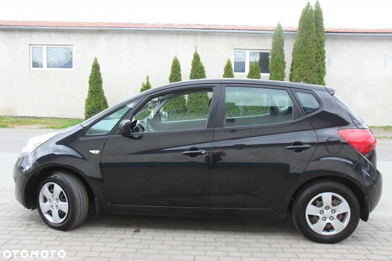 Kia Venga - 8