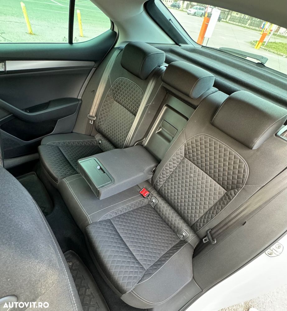 Skoda Superb 1.6 TDI DSG Ambition - 22