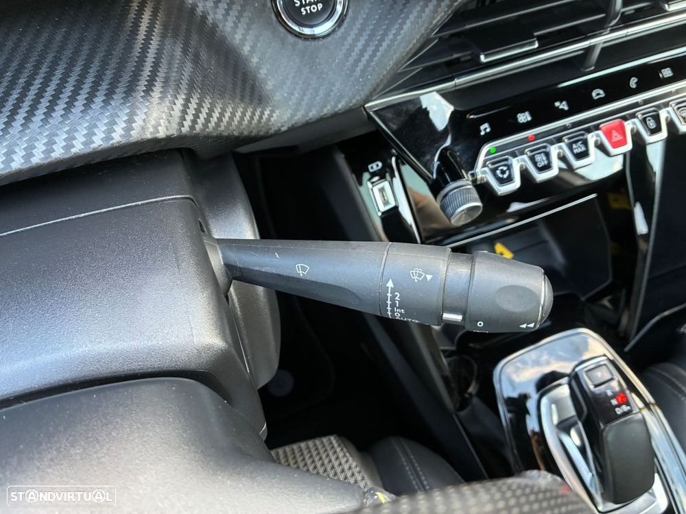 Peugeot 208 - 17