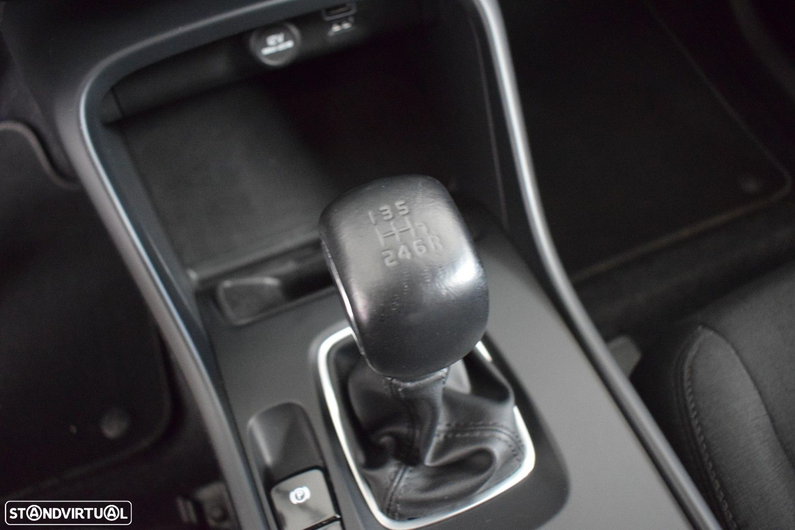 Volvo XC 40 2.0 D3 Momentum - 23