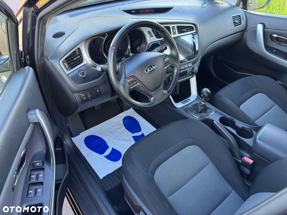 Kia Ceed - 16