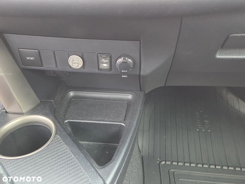 Toyota RAV4 2.0 D-4D Premium - 18