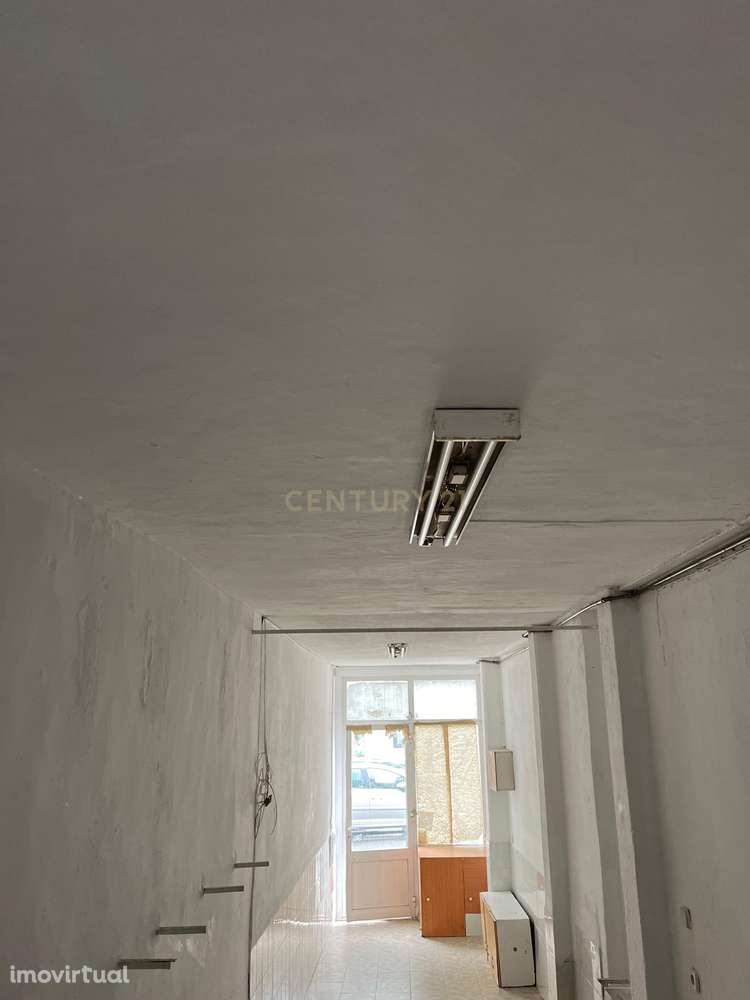 Prédio à Venda na Malveira – Propriedade Total junto à Estação de Com - Grande imagem: 3/12