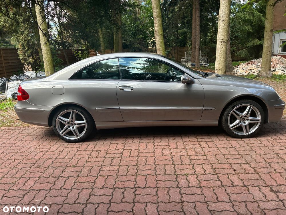 Mercedes-Benz CLK - 6