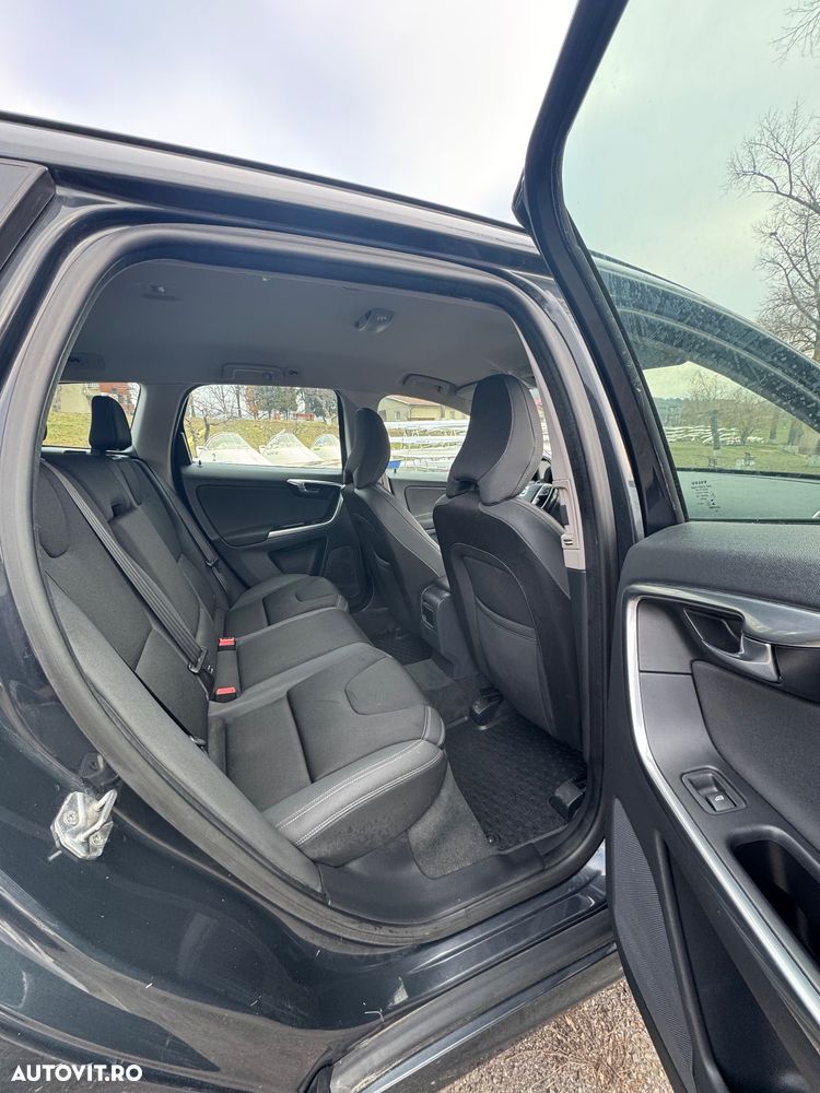 Volvo XC 60 D4 AWD Geartronic Summum - 6