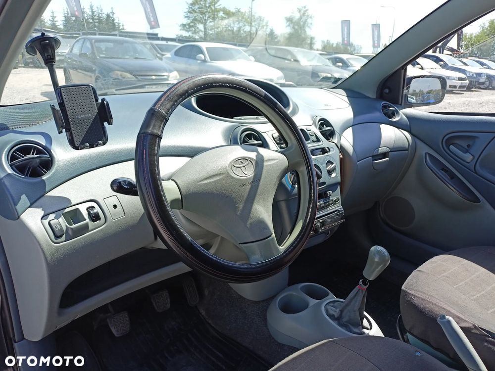 Toyota Yaris - 7