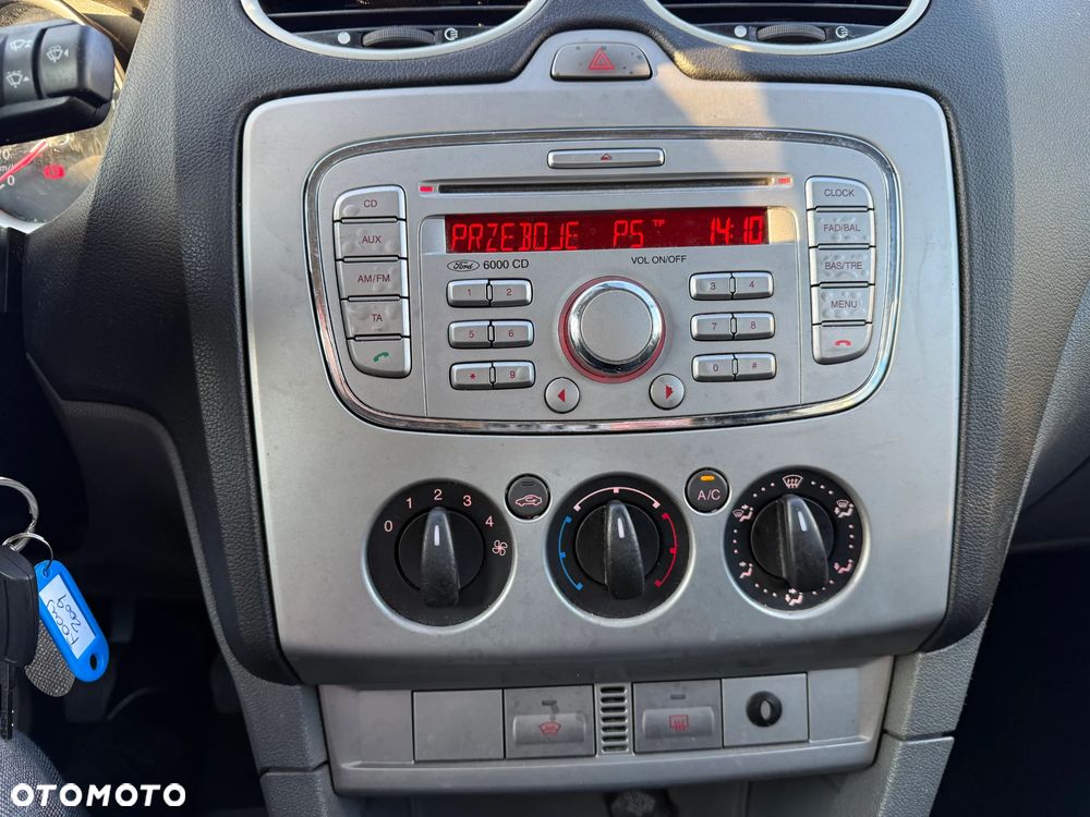 Ford Focus 1.6 Ambiente - 19