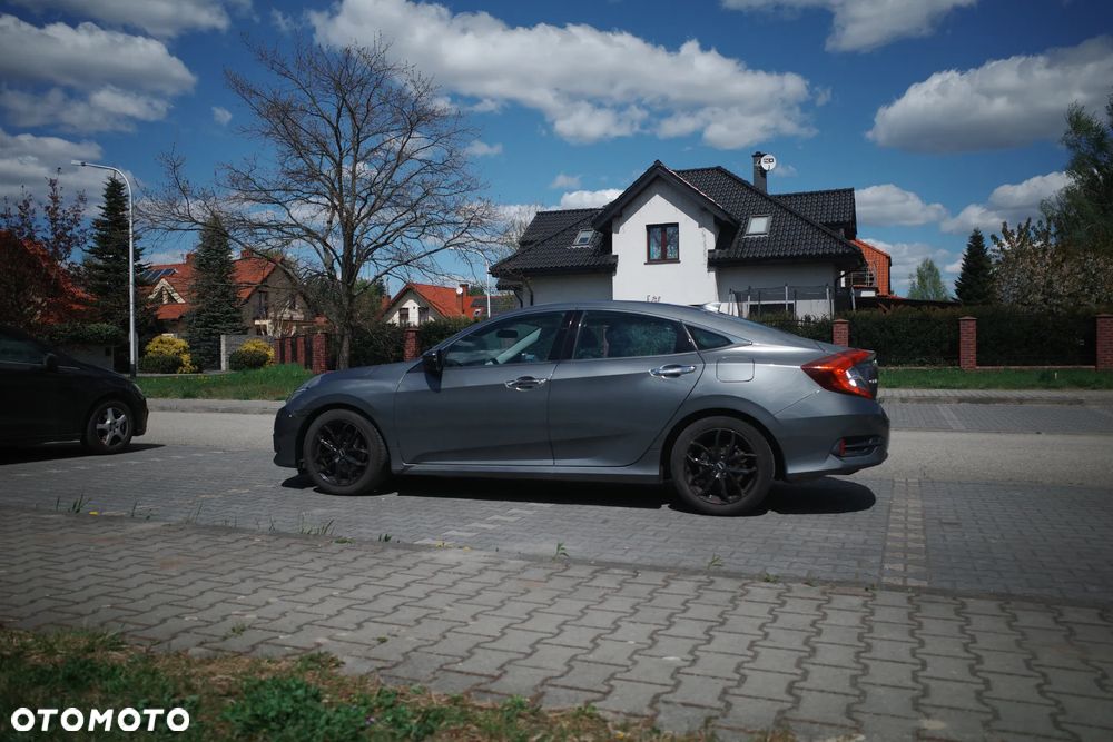 Honda Civic 1.5 T Elegance CVT - 2