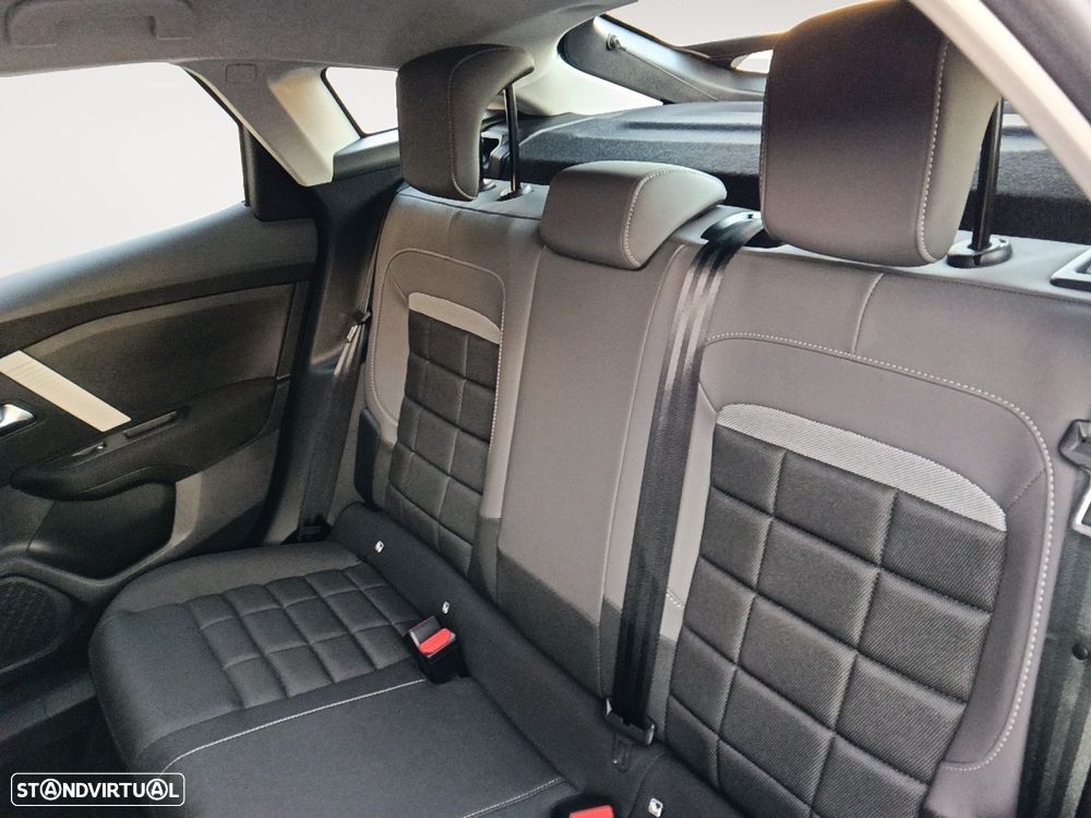 Citroën C4 1.2 PureTech Plus EAT8 - 15