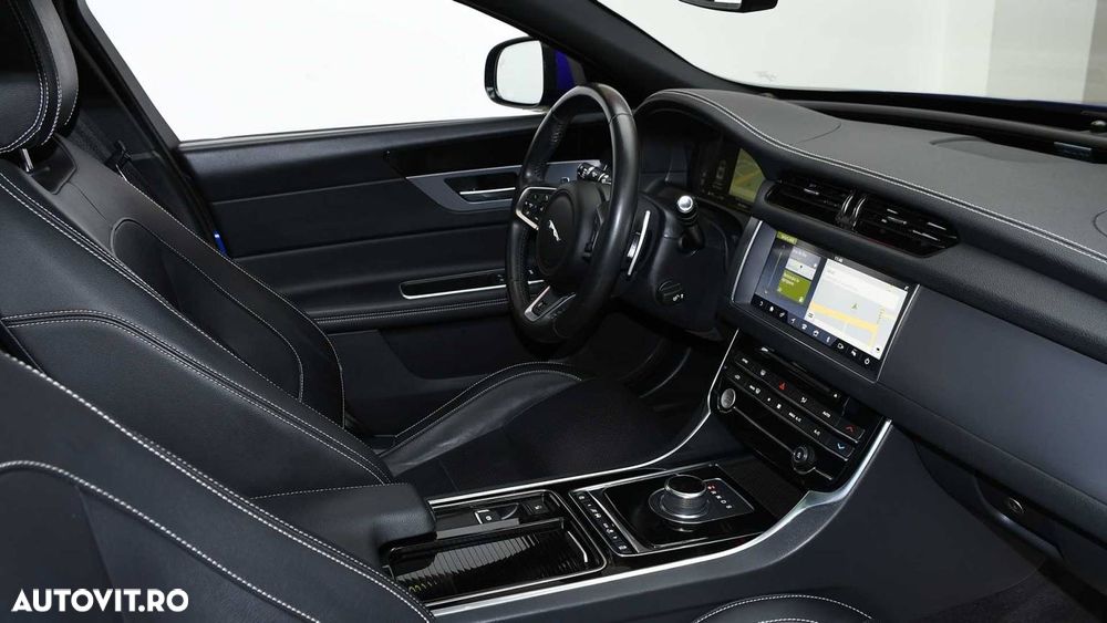 Jaguar XF 20d AWD R-Sport - 12
