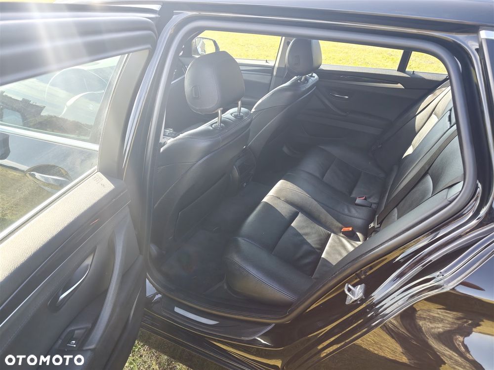BMW Seria 5 530d xDrive - 22