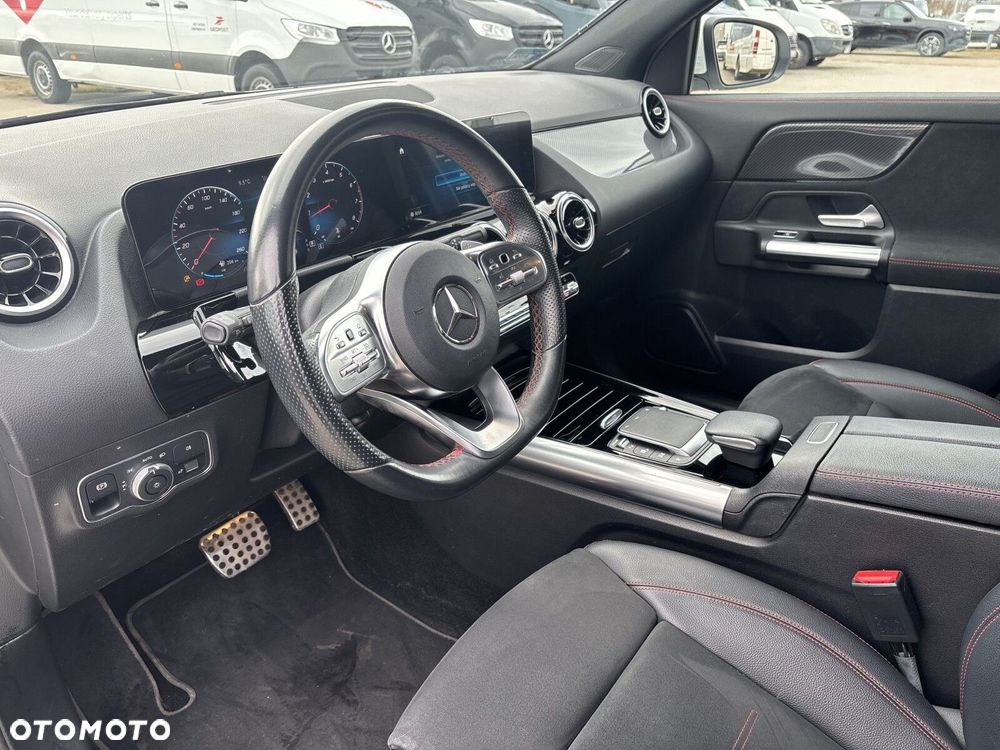 Mercedes-Benz GLA 180 mHEV AMG Line 7G-DCT - 14