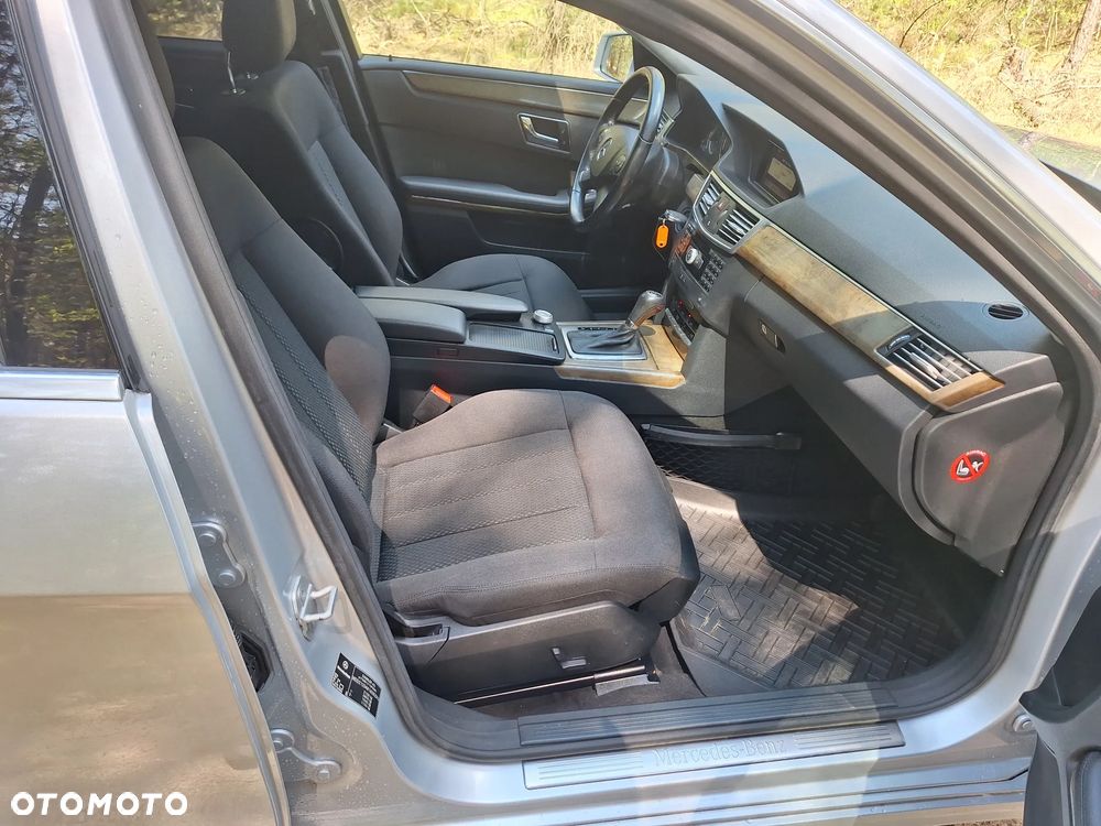Mercedes-Benz Klasa E 200 CGI BlueEFFICIENCY 7G-TRONIC Elegance - 18