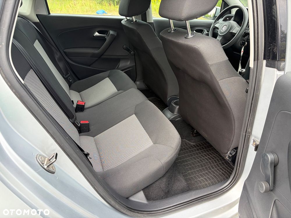 Volkswagen Polo 1.2 MATCH - 14