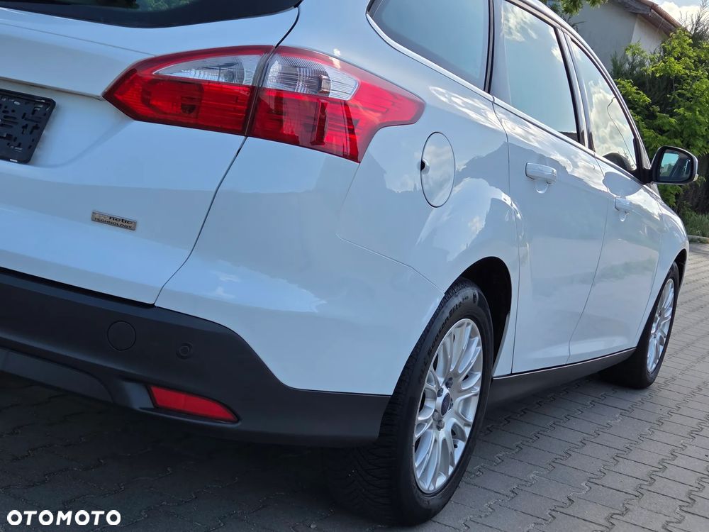 Ford Focus 1.6 TDCi DPF SYNC Edition - 15