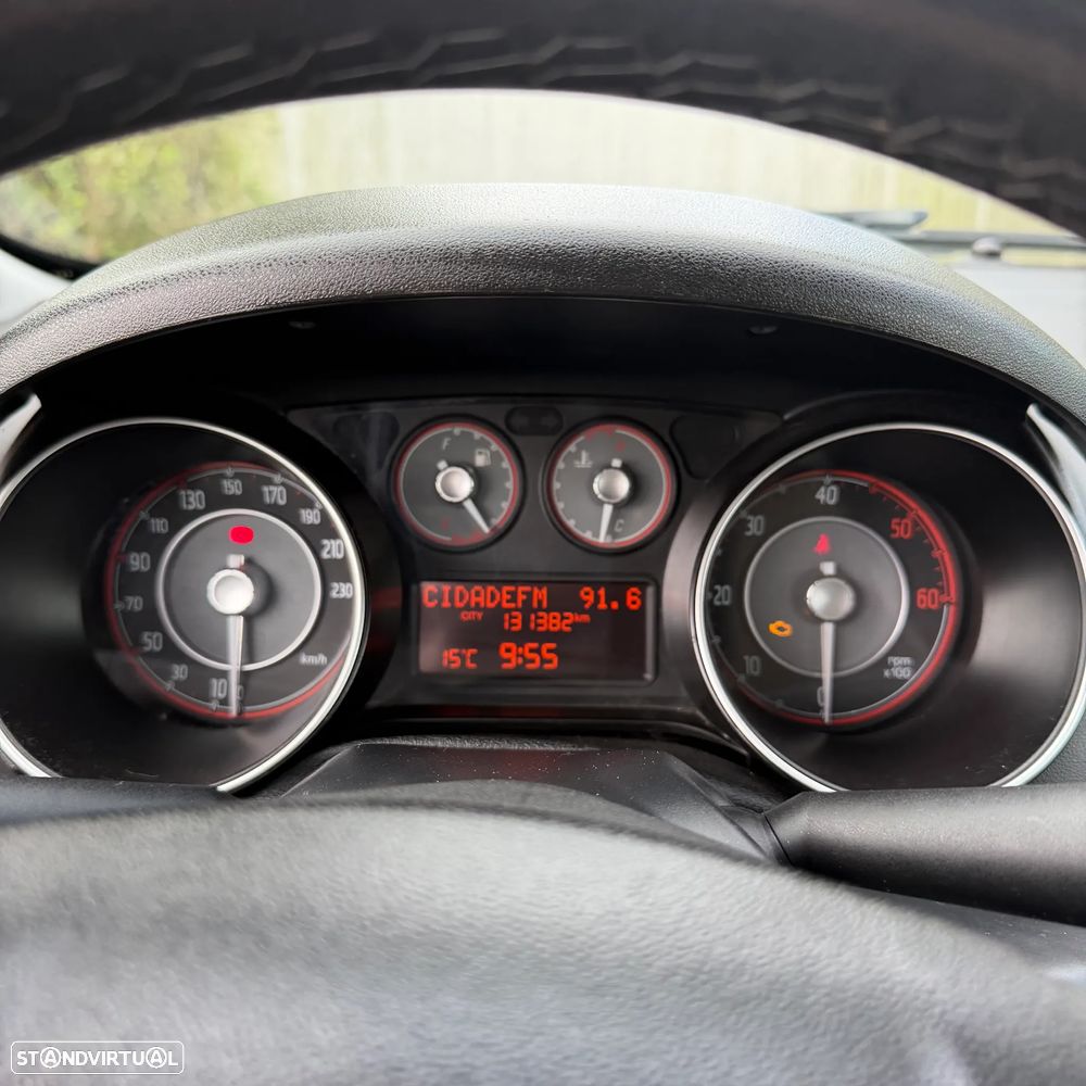 Fiat Punto 1.3 M-Jet Lounge S&S - 9