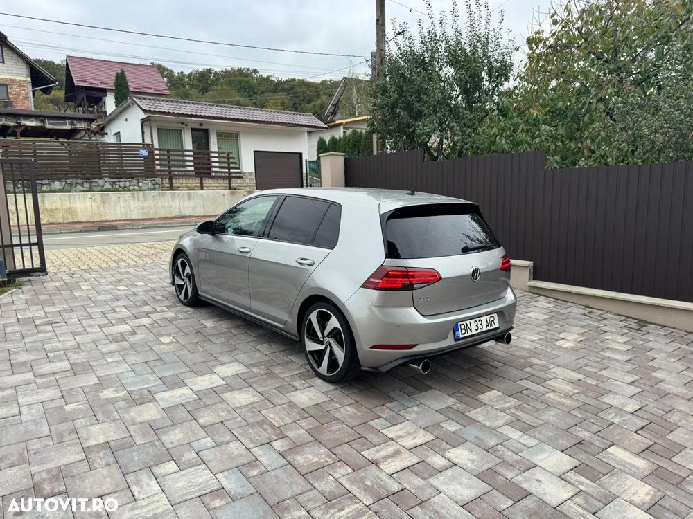 Volkswagen Golf 2.0 TSI DSG GTI - 2
