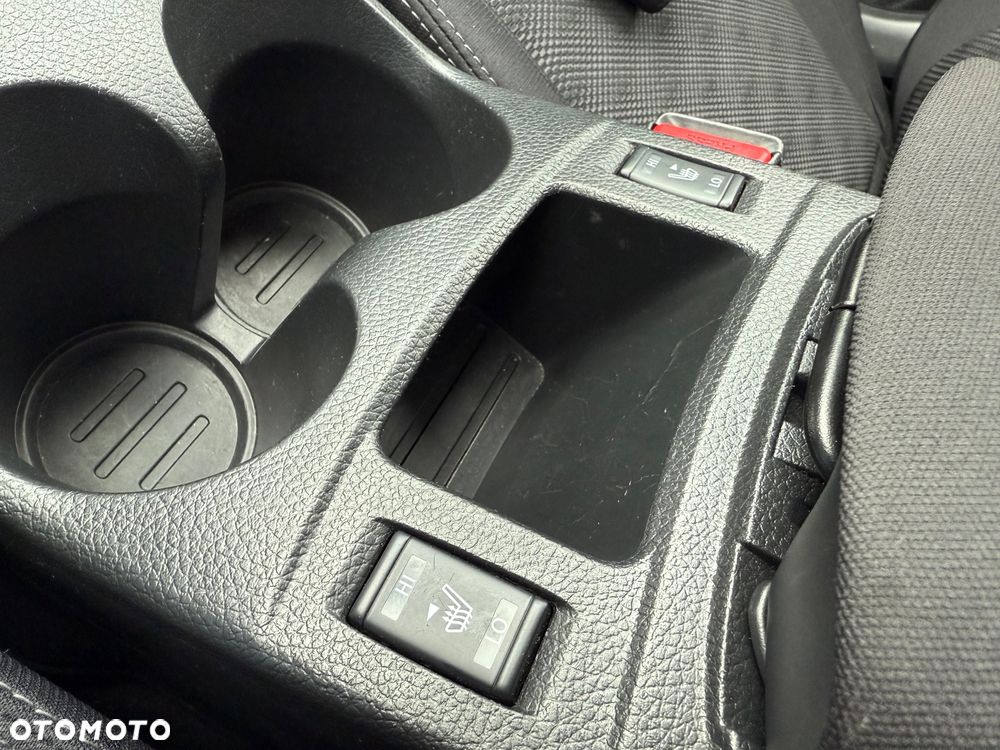 Nissan Qashqai 1.6 DCi Xtronic N-Connecta - 24