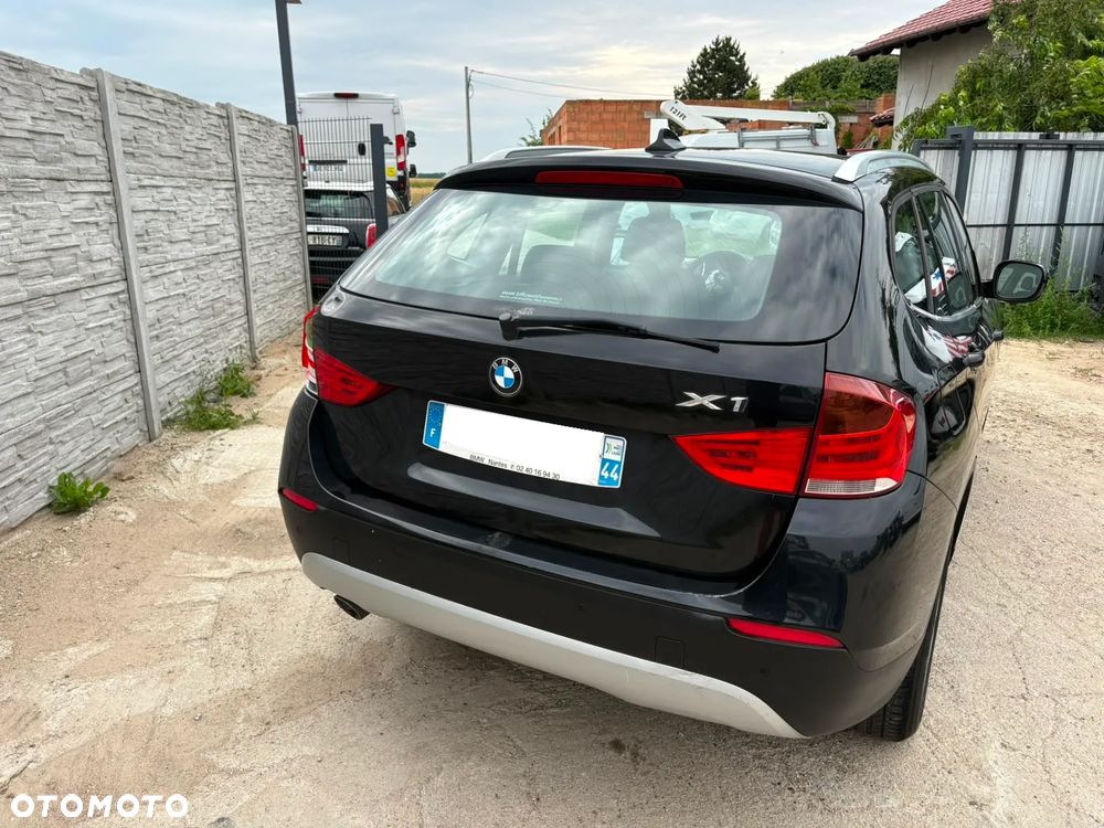 BMW X1 sDrive18d xLine - 19