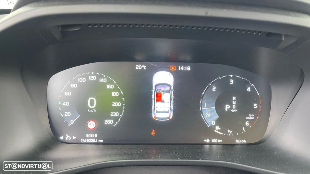 Volvo XC 40 2.0 D4 Momentum Plus AWD - 11