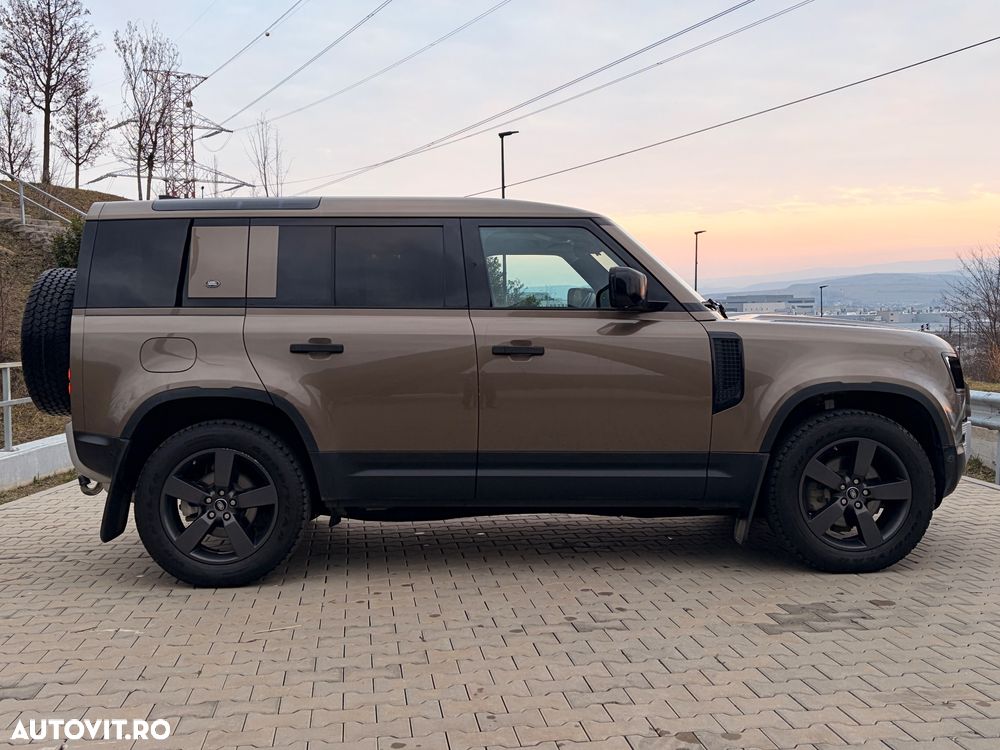 Land Rover Defender 110 2.0L D240 First Edition - 9