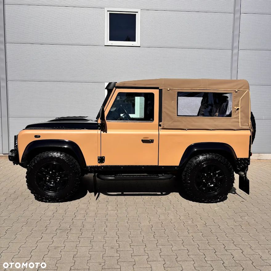 Land Rover Defender 2.4 TD4 SE - 16