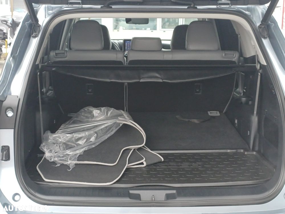 Toyota Highlander 2.5 L Dynamic Force 248CP Luxury Metallic - 6