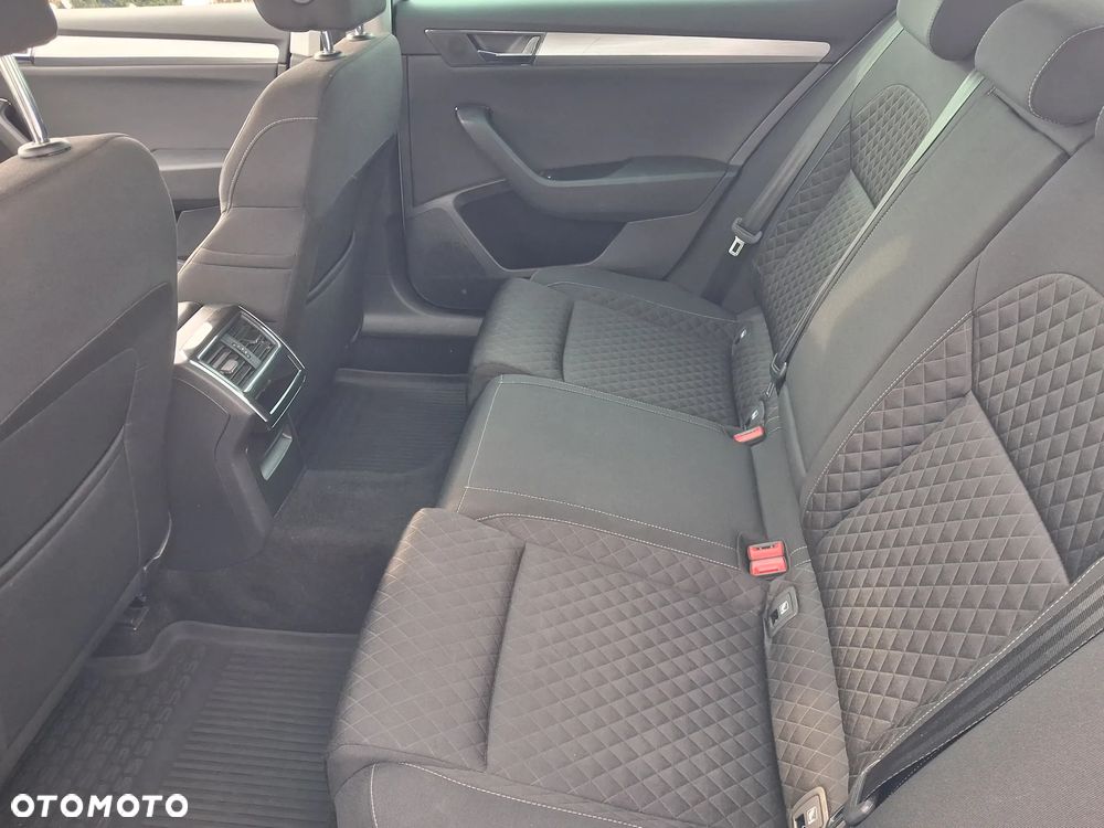 Skoda Superb 1.5 TSI Ambition DSG - 13