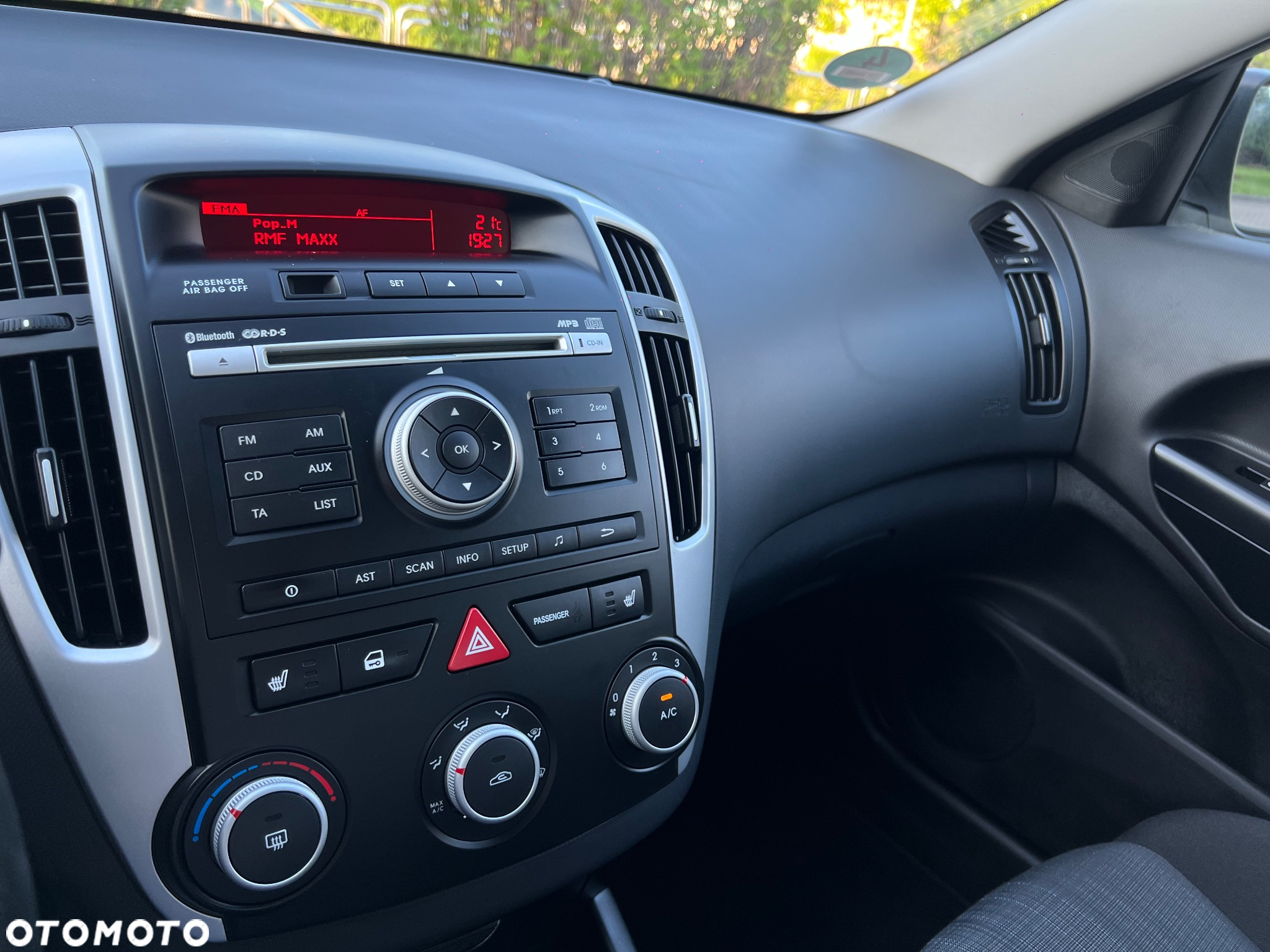 Kia Ceed 1.4 CVVT Dream-Team Edition - 35