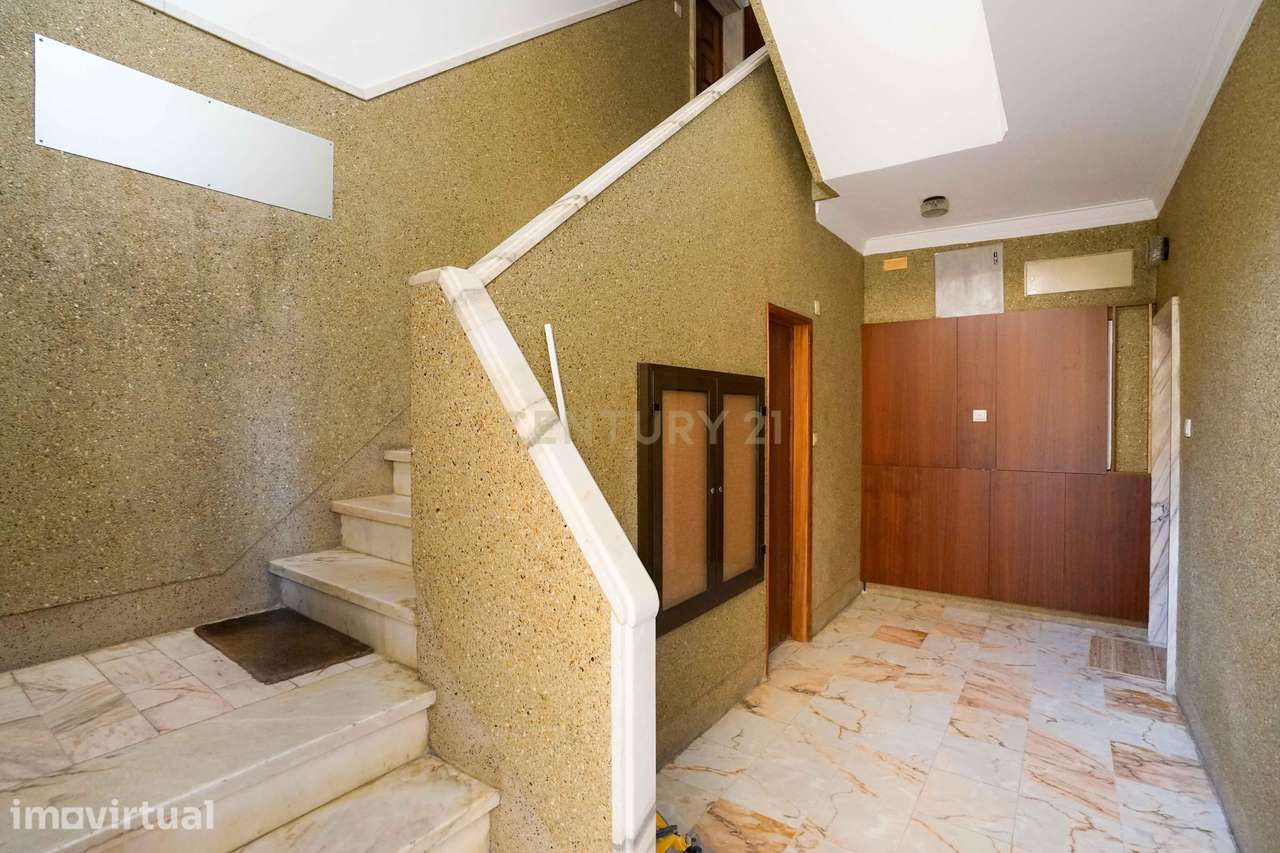 Apartamento T3 em Loures com Vista Panorâmica e Boa Localização - Grande imagem: 2/10