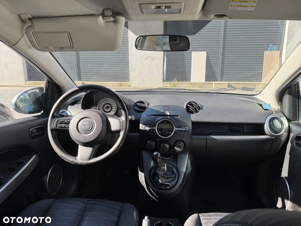 Mazda 2 - 11