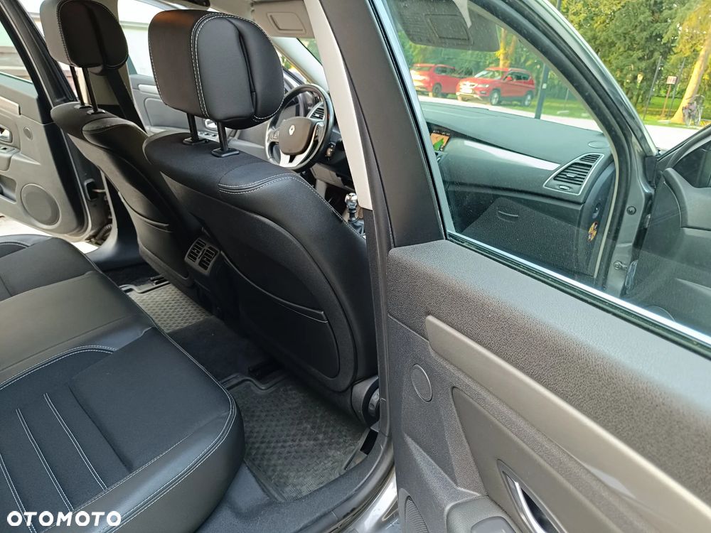 Renault Laguna 2.0 dCi Tech Run ESM - 31