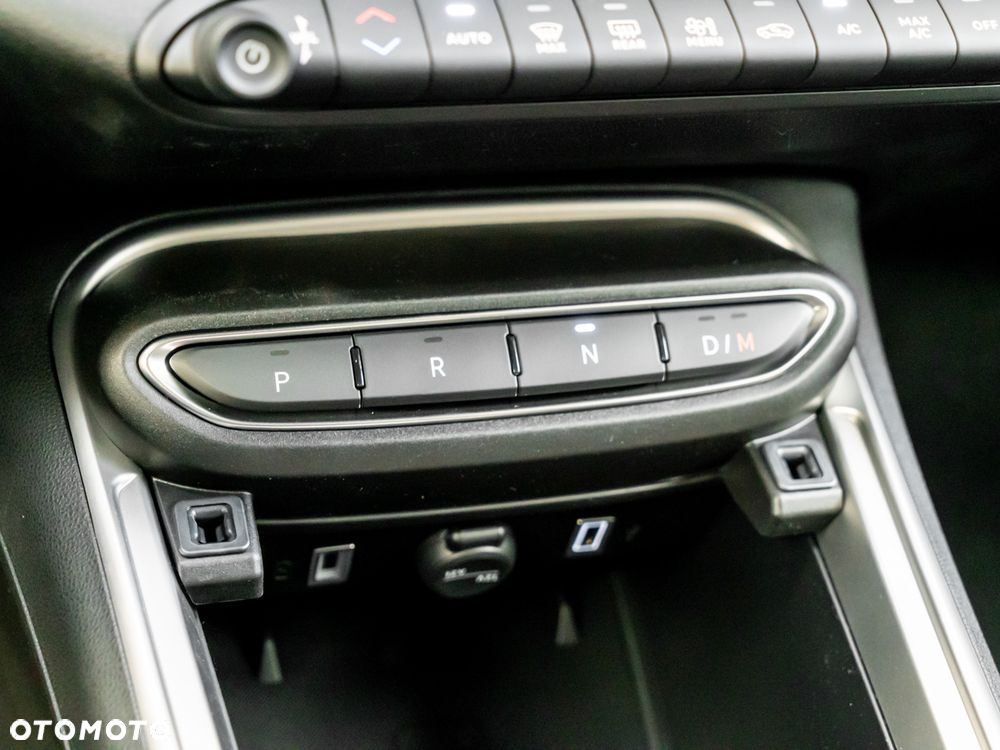 Jeep Avenger 1.2 T3 mHEV Summit FWD eDCT6 - 26