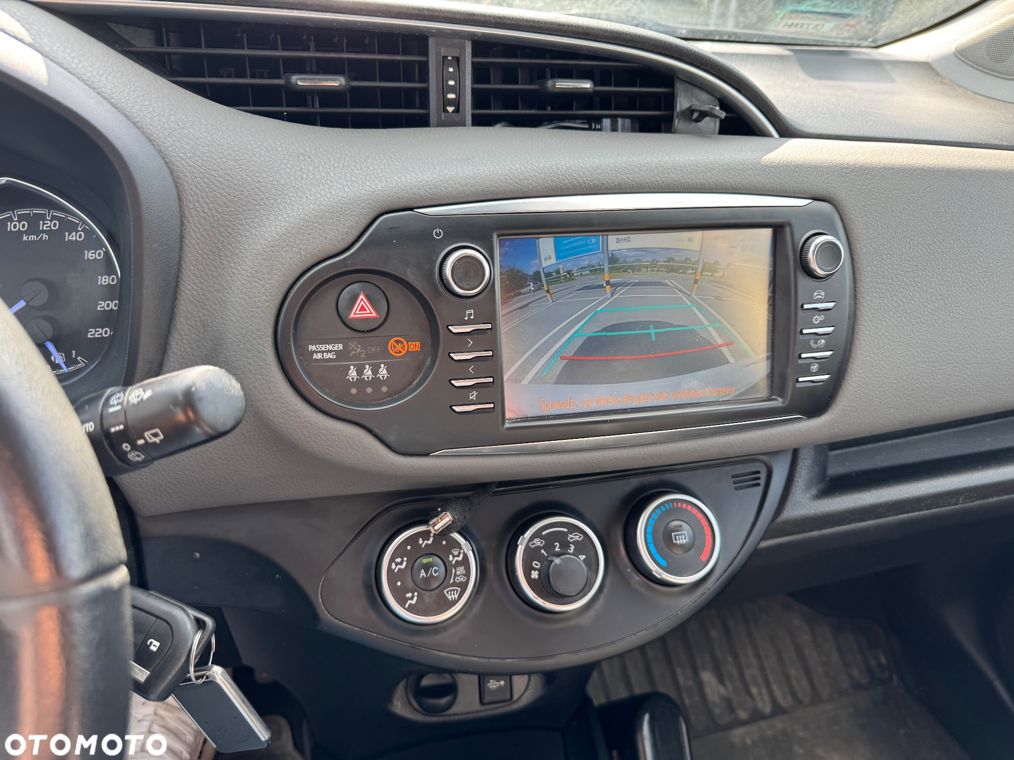 Toyota Yaris 1.0 Premium - 3