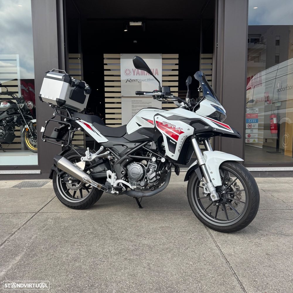 Benelli TRK 251 - 1