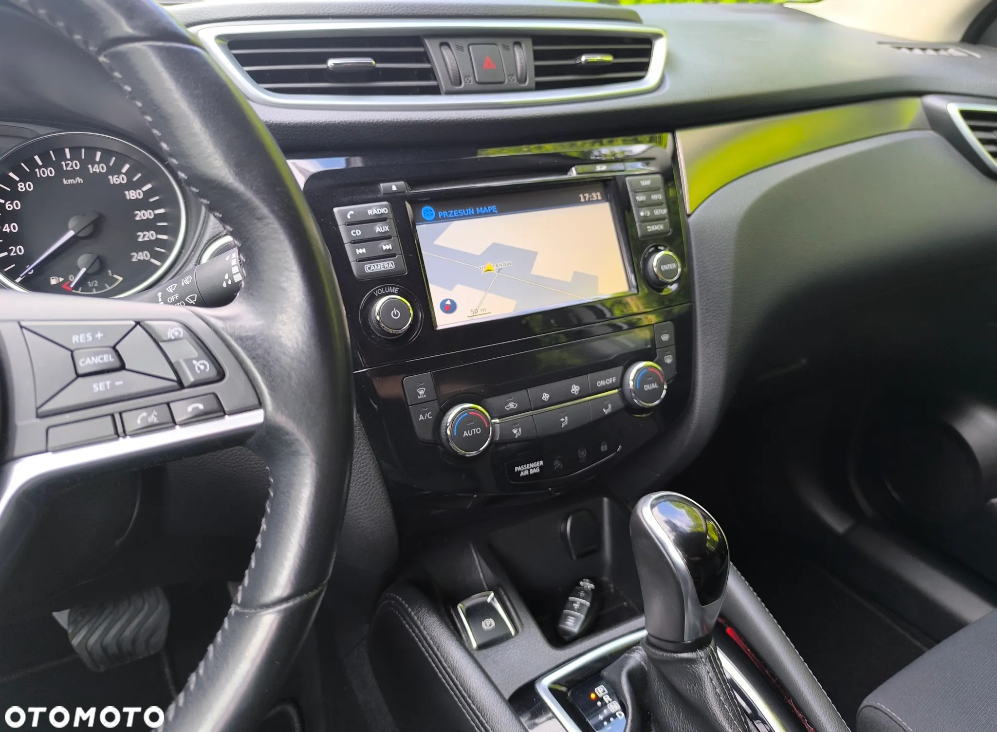 Nissan Qashqai 1.2 DIG-T N-Connecta Xtronic EU6 - 18