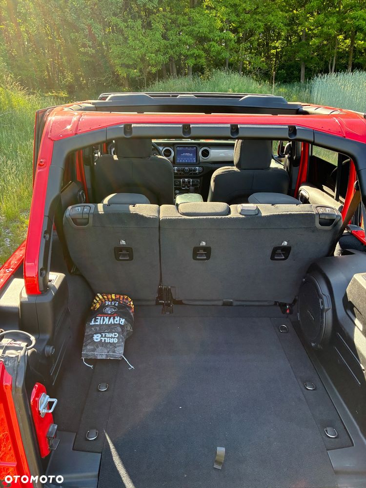 Jeep Wrangler Unlimited GME 2.0 Turbo Sahara - 12