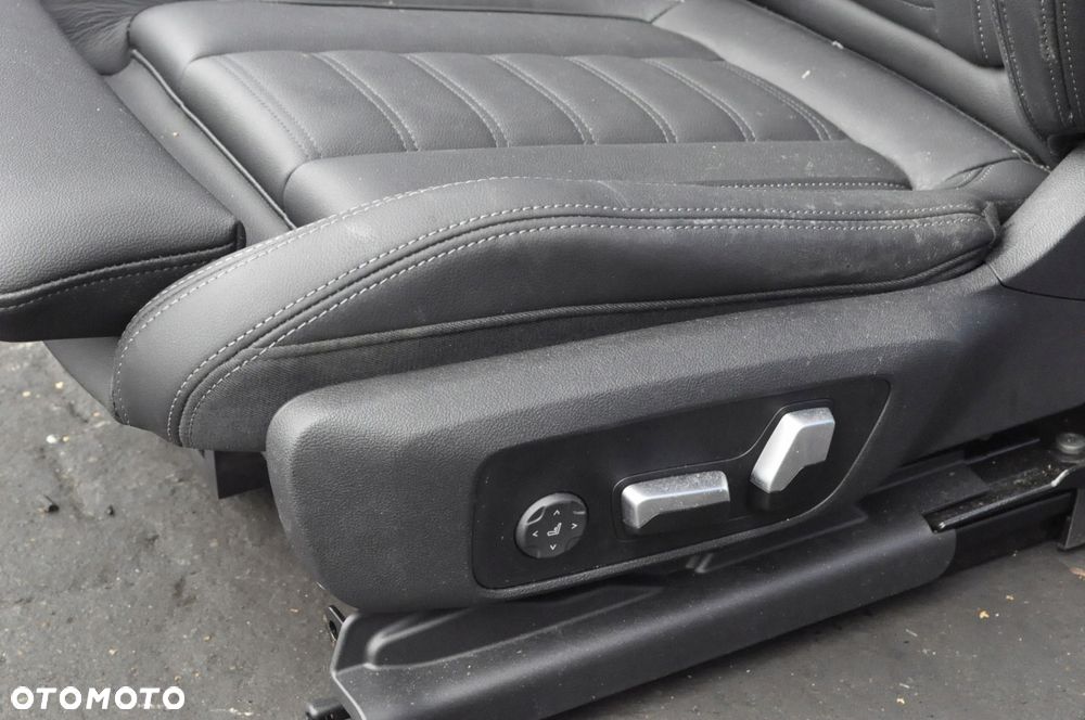 BMW I4 G26 FOTELE KANAPA BOCZKI SKÓRA M-PAKIET ANGLIK 23R - 13
