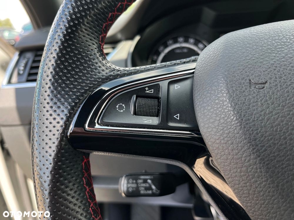 Skoda Octavia 2.0 TDI (Green tec) DSG RS - 21