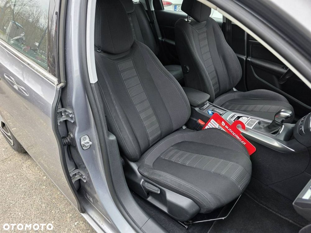 Peugeot 308 BlueHDi 120 EAT6 Stop & Start Active Business-Paket - 31